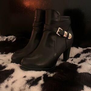 Elegant Black Ankle Boots